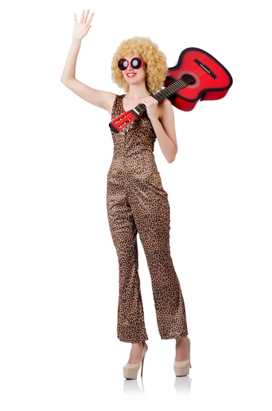 Young singer with afro cut and guitar — Stock Photo, Image