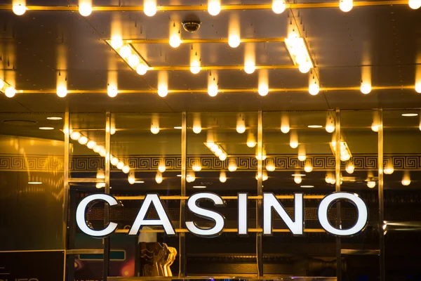 Casino vstup na večerní čas — Stock fotografie