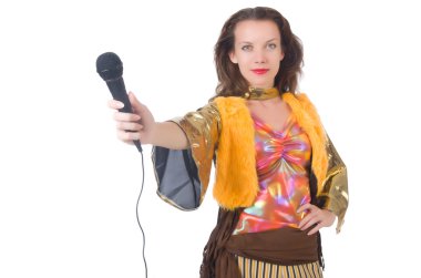 Mikrofonlu İspanyol elbiseli kadın.