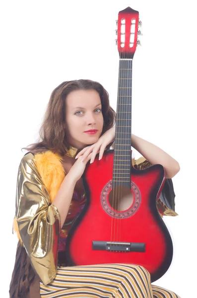 Mujer con guitarra en ropa mexicana — Foto de Stock