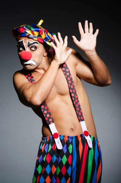 Trieste clown handen omhoog — Stockfoto