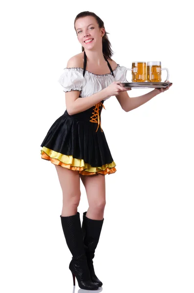 Jeune serveuse avec bière — Photo