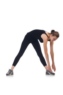 Egzersiz yapan genç bir kadın.