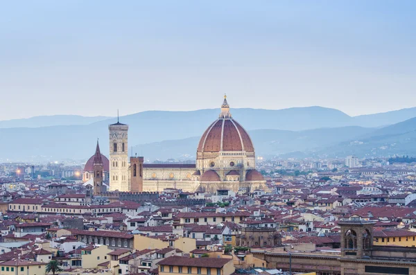 Paesaggio urbano di Firenze nelle ore del tramonto — Foto Stock