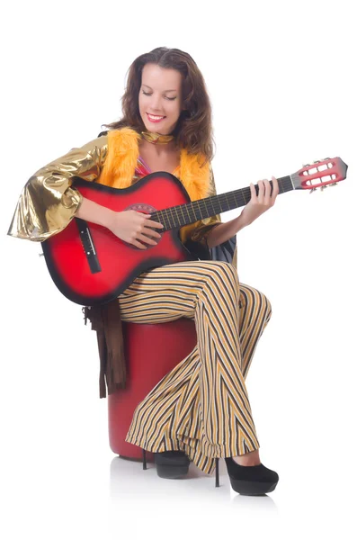 Mulher com guitarra em roupas mexicanas — Fotografia de Stock