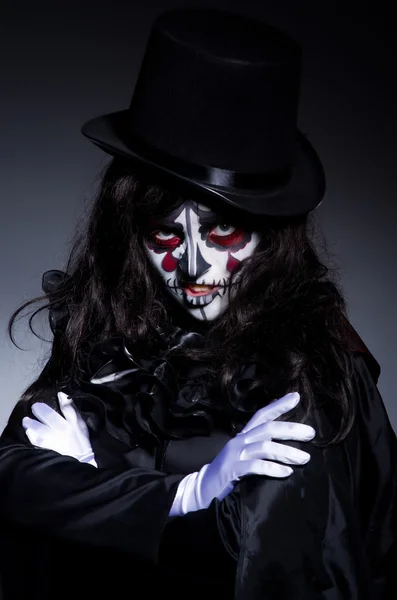 Mujer satana en concepto de Halloween — Foto de Stock