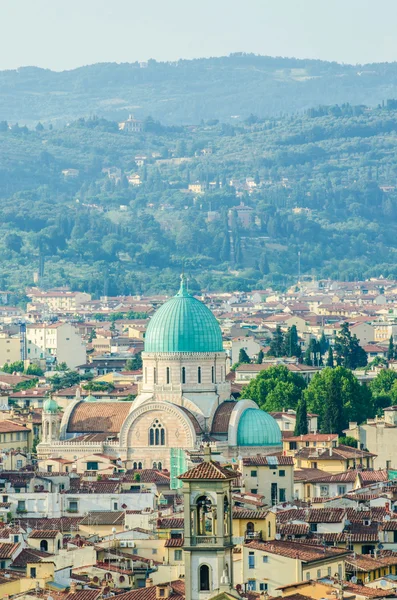 Juutalainen synagoga Firenze ylhäältä — kuvapankkivalokuva