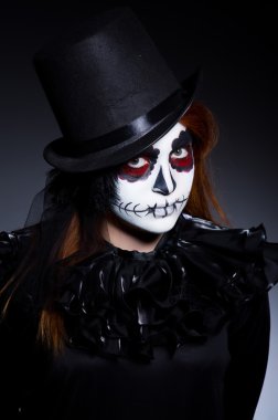 kadın satana halloween kavram