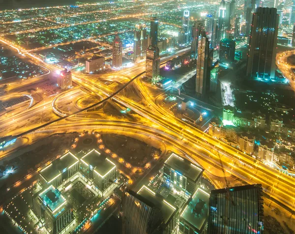 Edificio Dubai di notte illuminazione — Foto Stock