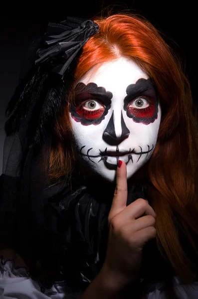 Donna satana nel concetto di Halloween — Foto Stock