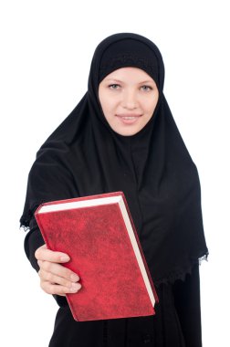 Kitapları olan genç Müslüman kız öğrenci.