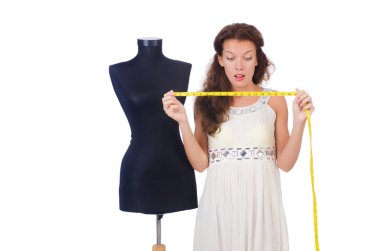 Genç terzi beyazın üzerinde izole edilmiş.