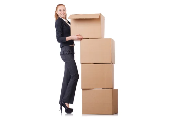 Mujer mujer de negocios con cajas en blanco — Foto de Stock