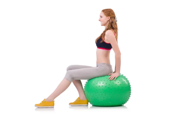 Egzersiz ile swiss ball beyaz kadın — Stok fotoğraf