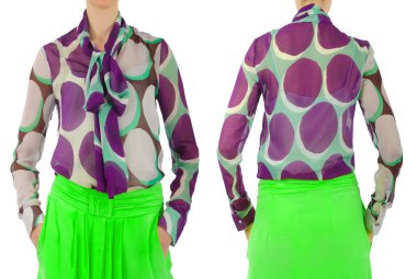 Beyaz kadın kıyafetleri ile moda konsepti