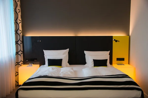 Modern inredning i sovrummet — Stockfoto