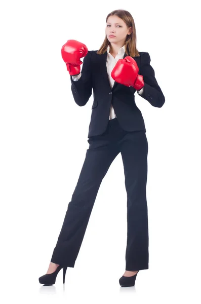 Деловая женщина в боксёрских перчатках на белом — стоковое фото