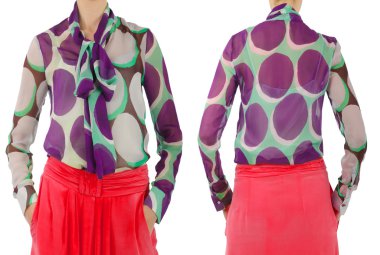 Beyaz kadın kıyafetleri ile moda konsepti