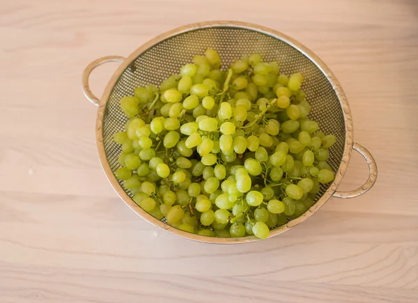 Green grapes in healthy eating concept — Stock Photo, Image