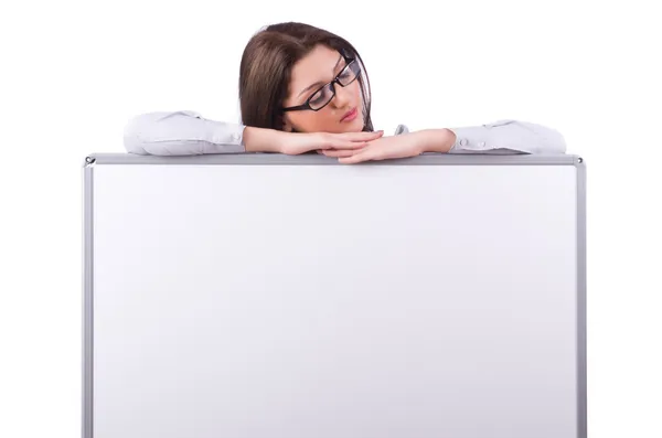 Mujer joven con tablero en blanco sobre blanco —  Fotos de Stock