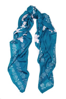 Beyaz eşarplı moda konsepti