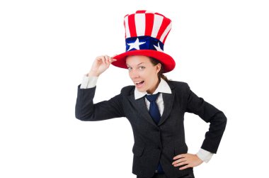 Beyaz üzerinde Amerikan sembolleri olan genç bir kadın.