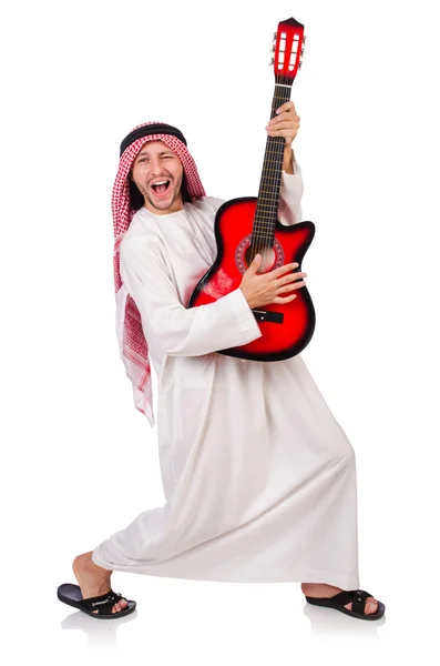 Homem árabe tocando guitarra isolada no branco — Fotografia de Stock