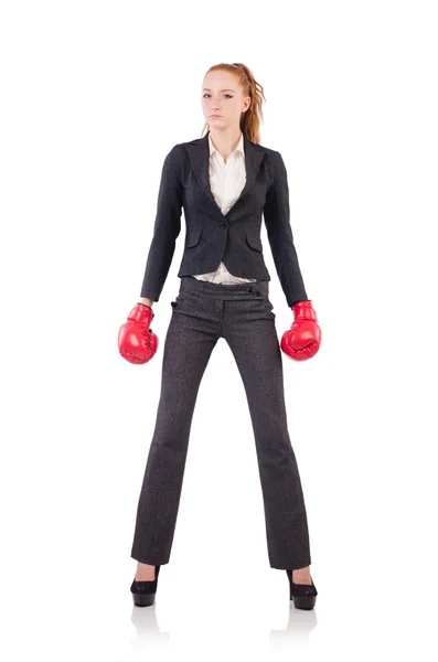 Vrouw zakenvrouw met bokshandschoenen op wit — Stockfoto