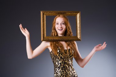 Kızıl koyu arka plan resim çerçevesi