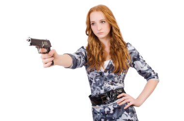 silah üzerinde beyaz olan genç bir kadın asker