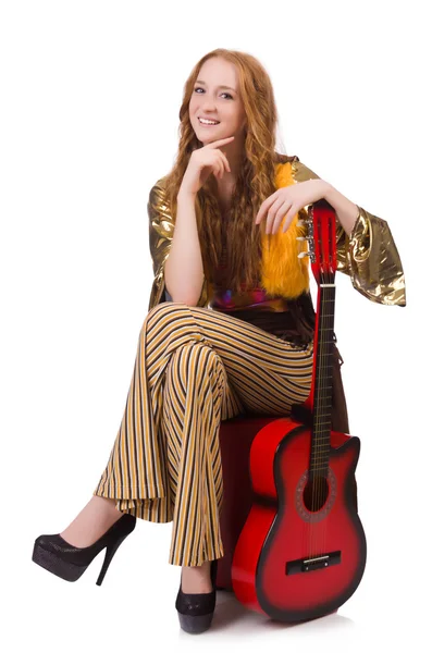 Chica joven con guitarra en blanco —  Fotos de Stock