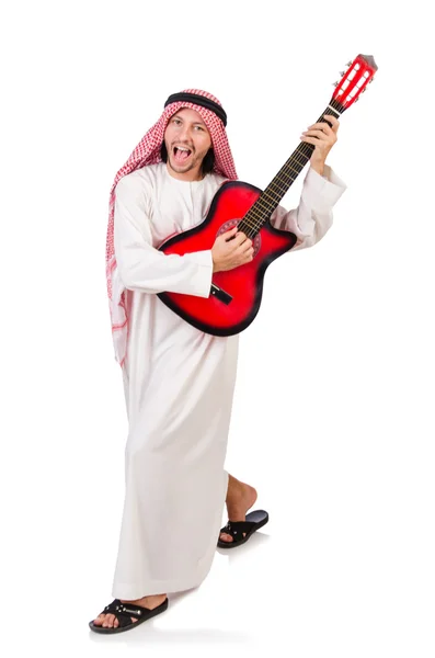 Homem árabe tocando guitarra isolada no branco — Fotografia de Stock