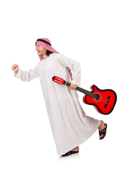 Arabe homme jouer de la guitare isolé sur blanc — Photo