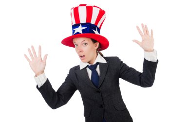 Beyaz üzerinde Amerikan sembolleri olan genç bir kadın.