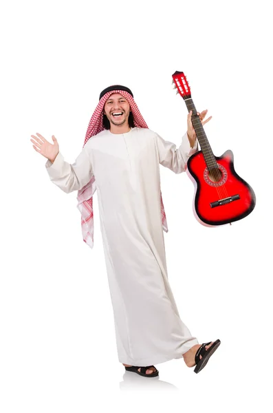 Hombre árabe tocando la guitarra aislado en blanco — Foto de Stock