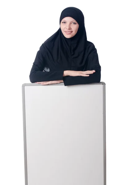 Mulher muçulmana com placa em branco no branco — Fotografia de Stock