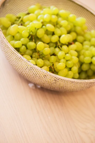 Green grapes in healthy eating concept — Stock Photo, Image