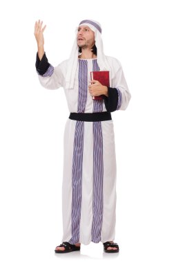 Arap adam ile üzerine beyaz izole kitap