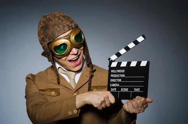 Piloto divertido con gafas y casco — Foto de Stock