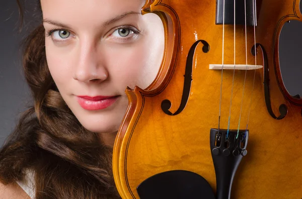 Artista donna con violino — Foto Stock