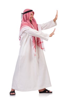 Arap adam uzakta sanal engel bastırıyor