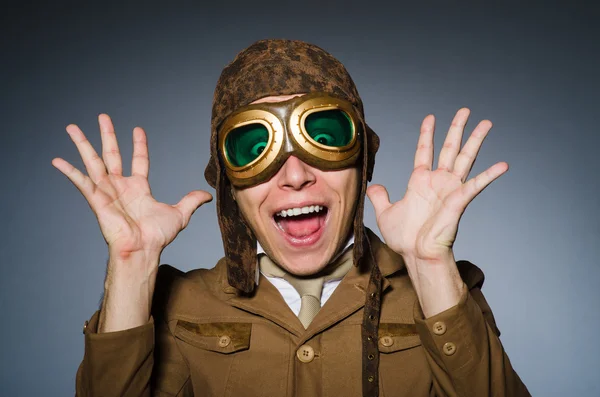 Piloto divertido con gafas y casco —  Fotos de Stock