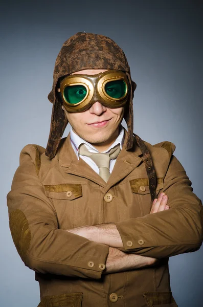 Rolig pilot med skyddsglasögon och hjälm — Stockfoto
