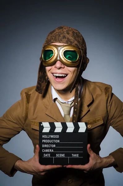 Lustiger Pilot mit Brille und Helm — Stockfoto