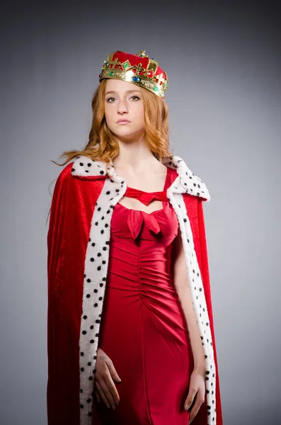 Koningin in rode jurk — Stockfoto