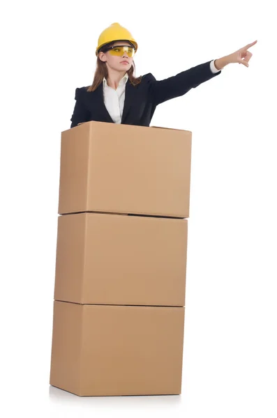 Kvinna builder med lådor — Stockfoto