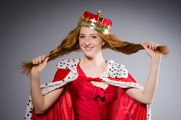 Rainha em vestido vermelho — Fotografia de Stock