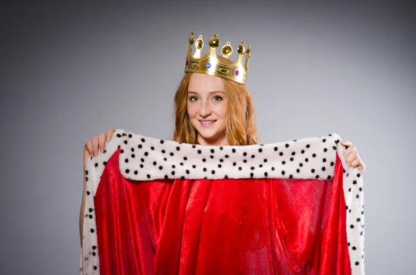 Reina en vestido rojo — Foto de Stock