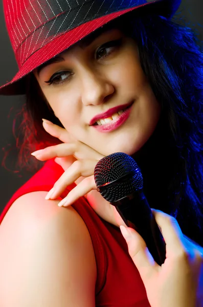 Female performer at disco — Stock Photo, Image