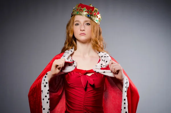 Reina en vestido rojo — Foto de Stock